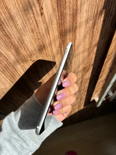IPHONE SE 64gb