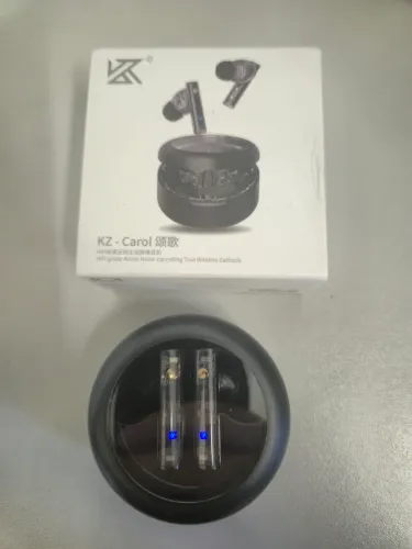 Fone Kz Carol