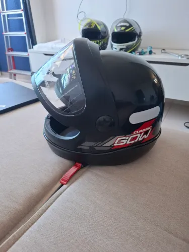 Capacete Gow