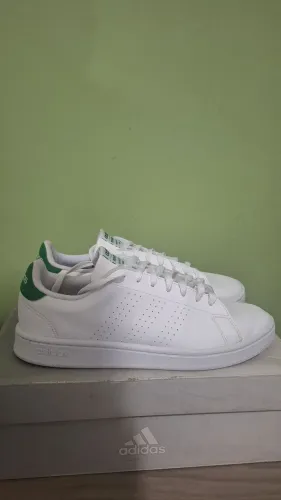 Tênis adidas casual