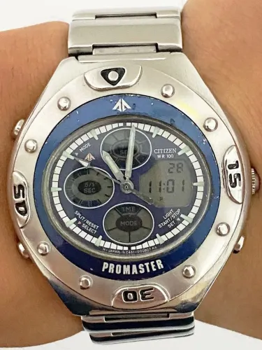 Relógio Citizen Promaster C451.