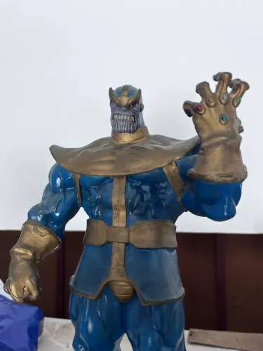 Estátua Thanos - Resina 25 cm