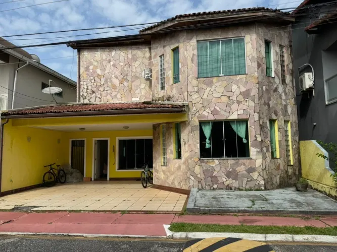 Casa, 85m², 4/4, 2 vaga no Cond. Cidade Jardim 1