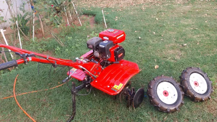 Motocultivador enchada rotativa e roçadeira