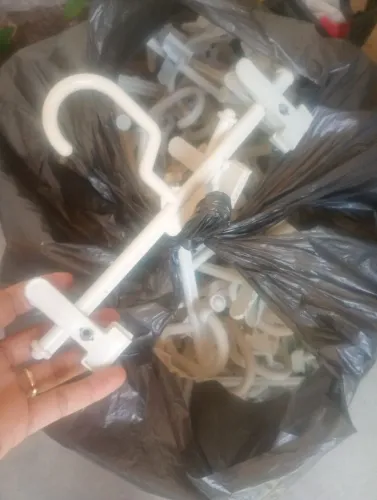 Cabides para loja infantil
