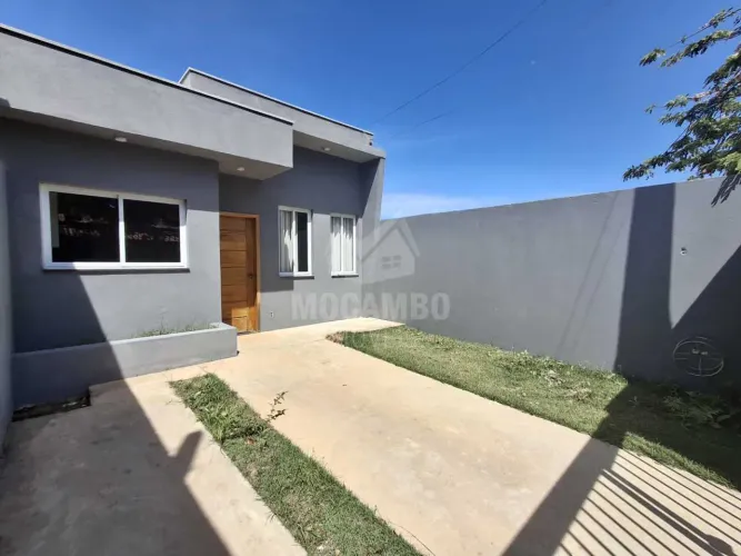 Casa de rua - / Residencial / Loteamento Horizonte Azul