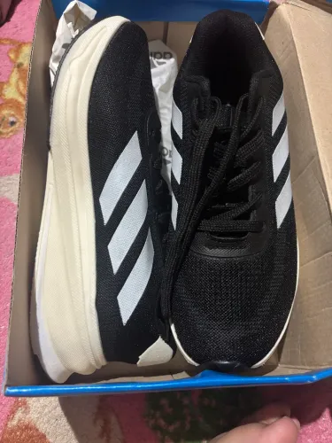 Tênis adidas 