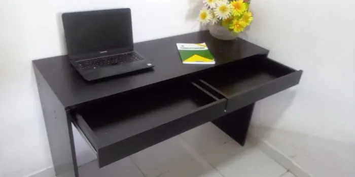 Mesa de escritório nova 