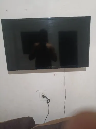 Vendo TV Smart Samsung, 32. Funcionando direitinho.