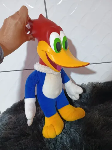 Boneco de pelúcia pica pau