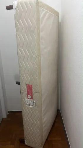 Cama de solteiro box (só base)