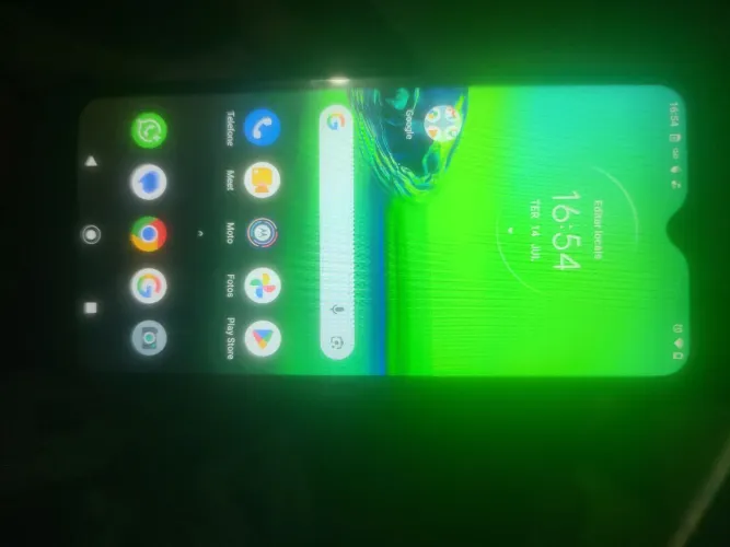 170 reais Moto g8 play defeito não carrega