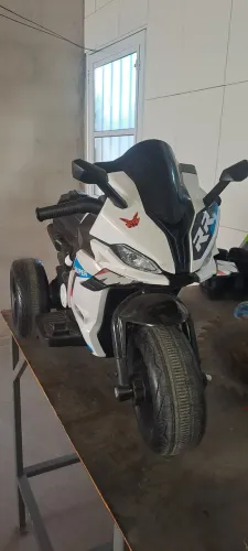 Motoca elétrica top pouco usada