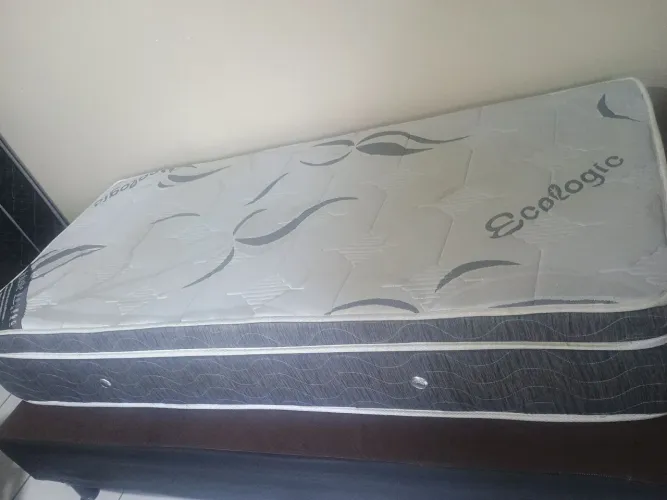 Cama box casal base e o colchão molas ensacadas