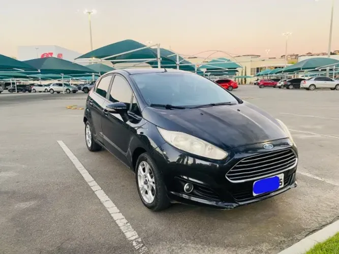 Ford Fiesta 1.6 16V Flex Aut. 5P 2014