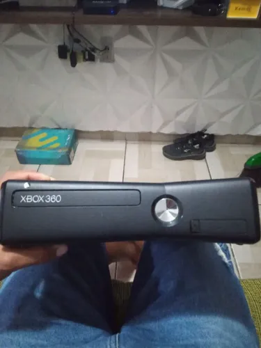 Xbox 360 desbloqueado *aurora* , ótimo estado de conservação, obs o game não está ligando
