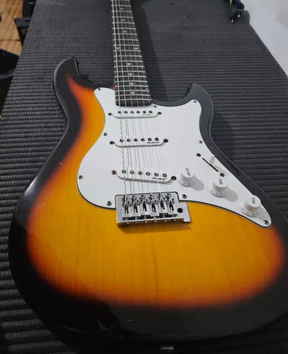Guitarra Strinberg STS-100 Sunburst - Regulada e Blindada