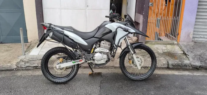 VENDO OU TROCO XRE 300 2016 SOMENTE POR CARRO