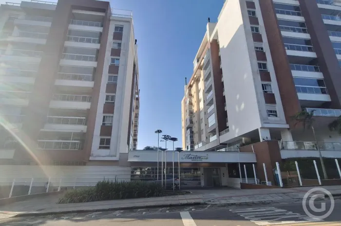Apartamento moderno e semimobiliado no Estreito, Florianópolis