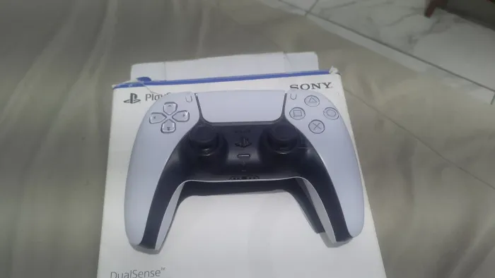 Vendo controle ps5 com um único defeito no botão X falhando,as outras funções estao ok