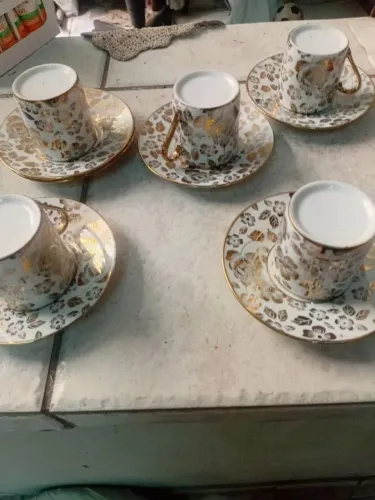 R$70 Conjunto Xícaras de Café Dourado