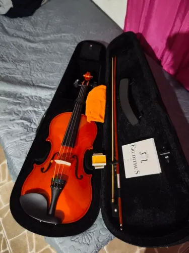 Violino Tartan 4/4 com spaleira todo de madeira