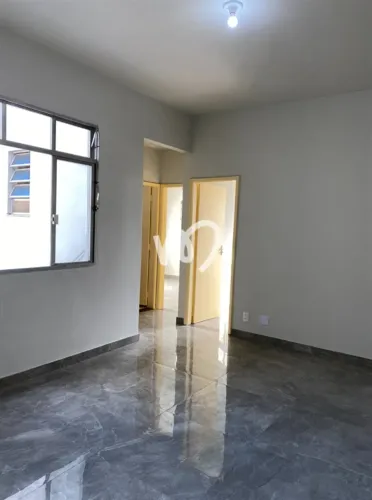 Apartamento Reformado com 2 Quartos e Vaga no Riachuelo.