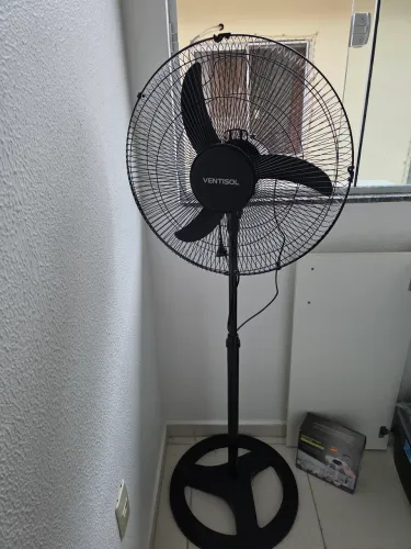 Ventilador de pé Ventisol New 220v 50cm Preto Grade 