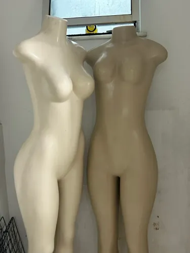 Manequins