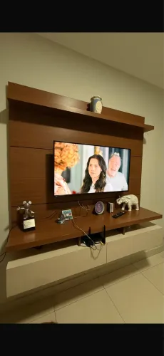 Painel para TV com Rack Suspenso