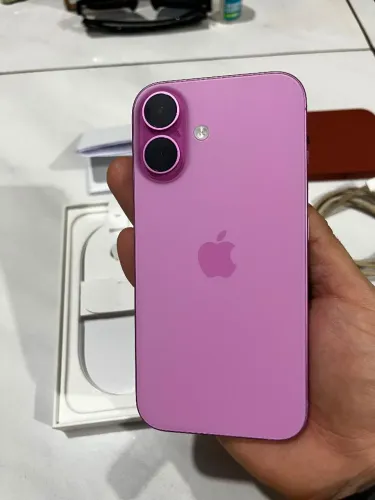 Iphone 16 - PINK