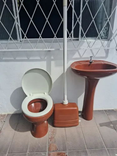 Vendo conjunto vaso sanitário
