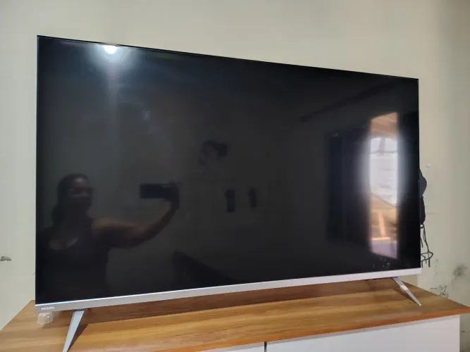 Tv smart 50 polegadas, com defeito na tela