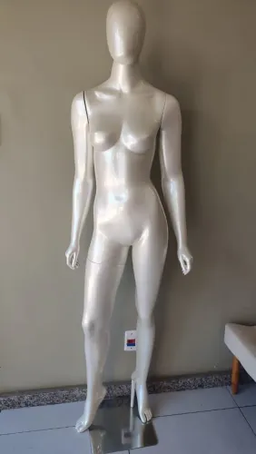 Vendo manequins femininos