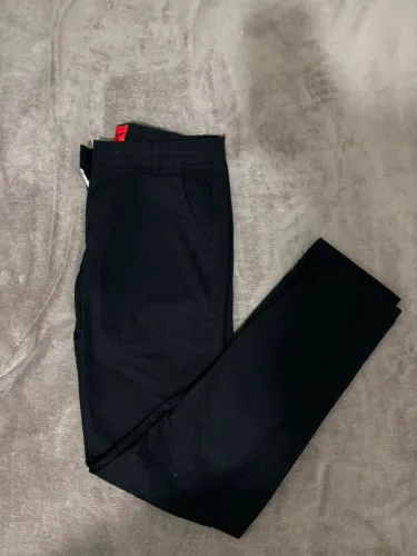 Calça chino HUGO (Hugo Boos)-Preta