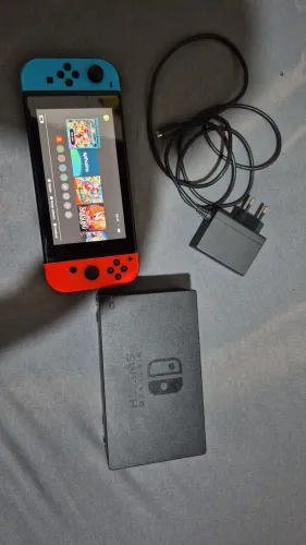 Vendo Nintendo Switch V2 desbloqueado (entrega em mãos) leia a descrição 