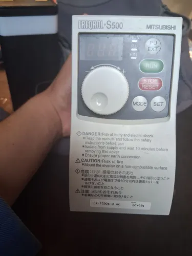 inversor de frequência monofásico Mitsubishi FR-S520S-0.4K