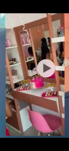 Vendo penteadeira e 2 platileiras 