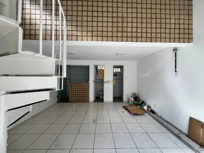 Loja de esquina para alugar no Prado