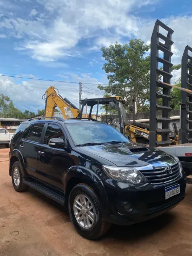 Toyota Hilux SW4 SRV D4-d 4X4 3.0 TDI Dies. AUT 2013
