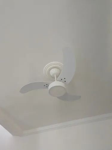 Ventilador de teto com controle