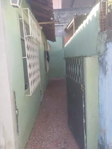 Alugo casa em Realengo
