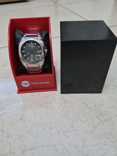 Relógio technos