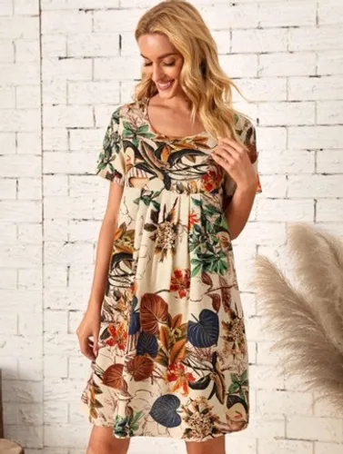 Vestido estampado curto com pregas e manga curta em linho