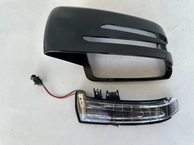 Capa e Pisca Retrovisor Esquerdo Mercedes Benz C180 C200 2011 2012 2013 2014