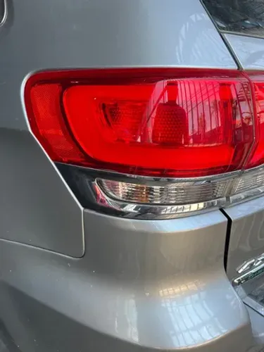 Lanterna jeep gran cherokee 2016