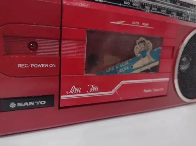 Mini rádio antigo sanyo