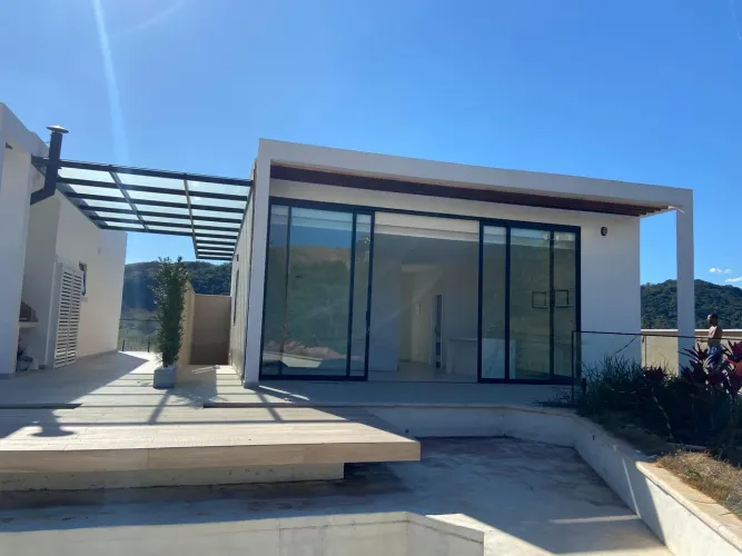 CONDOMÍNIO MORADA DA GARÇA VILA SANTORI, 03 QUARTOS,SALA BLINDEX ,COZINHA,ILHA PISCINA