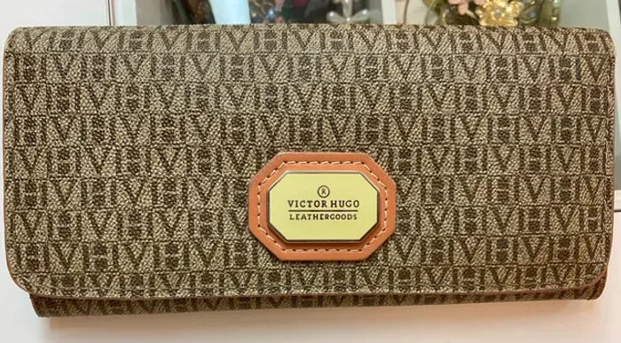 Carteira Victor Hugo