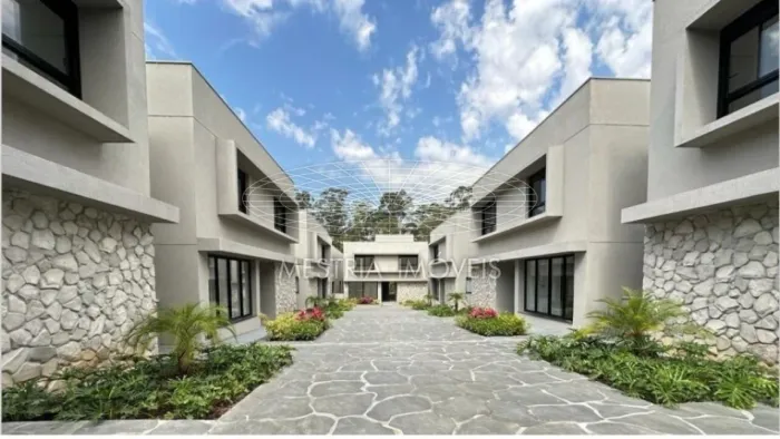 Condomínio exclusivo | 18 casas | Moderna | Segurança Total